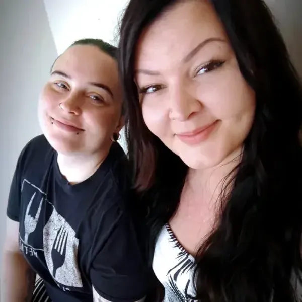 Parturi-kampaajat Marianne ja Erika